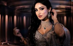 Indian TV actress Donal Bisht looks pretty in a traditional attire